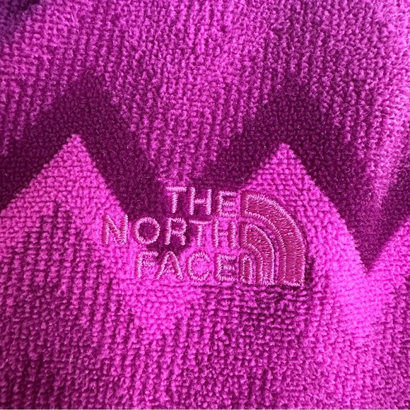 The North Face Fleece Jacket - Picture 3 of 8
